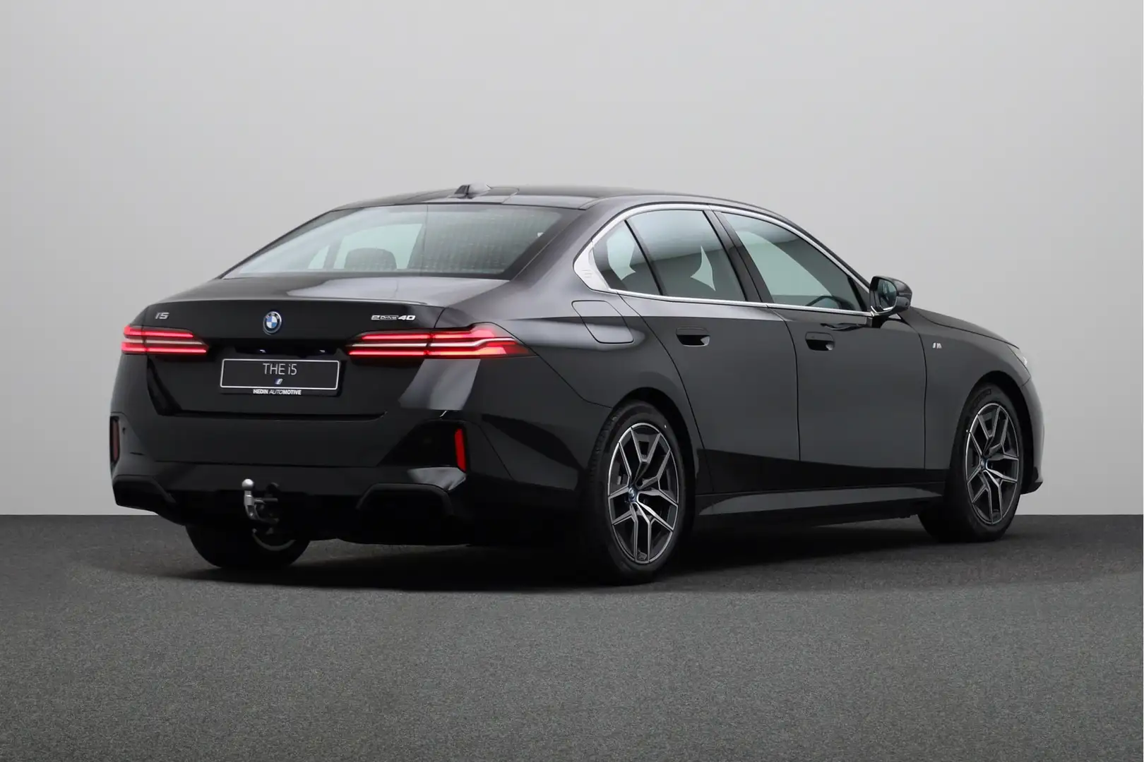 BMW i5 eDrive40 84 kWh | M-Sport | trekhaak | Stoelverwar Schwarz - 2