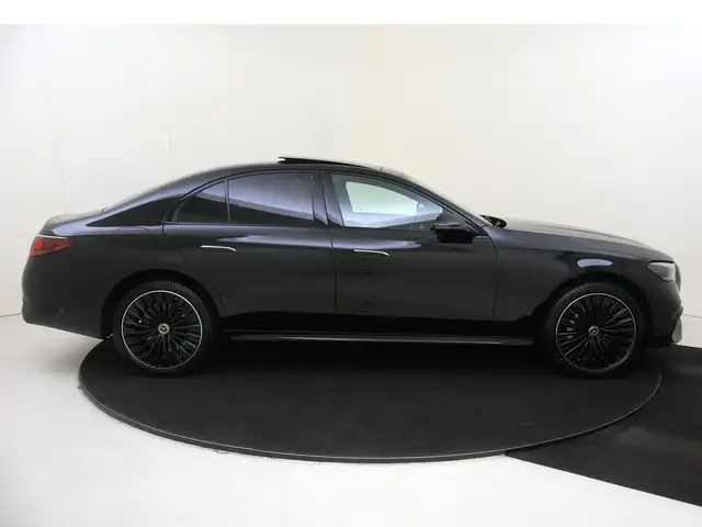 Mercedes-Benz E-Class view 9