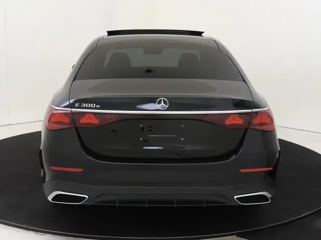 Mercedes-Benz E-Class view 7