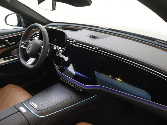 Mercedes-Benz E-Class view 11