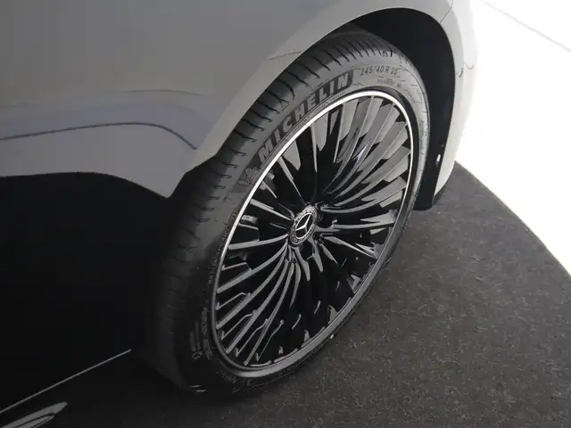 Mercedes-Benz E-Class view 10