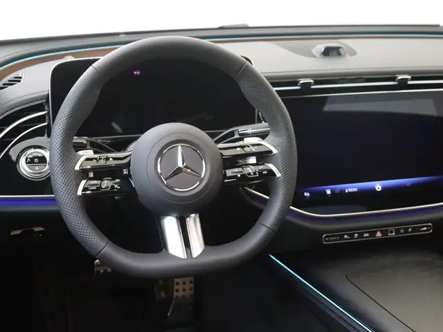 Mercedes-Benz E-Class view 13