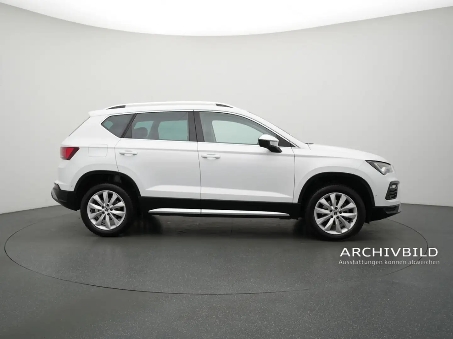 SEAT Ateca Xperience ACC NAVI KAM SHZ LED PDC Weiß - 2