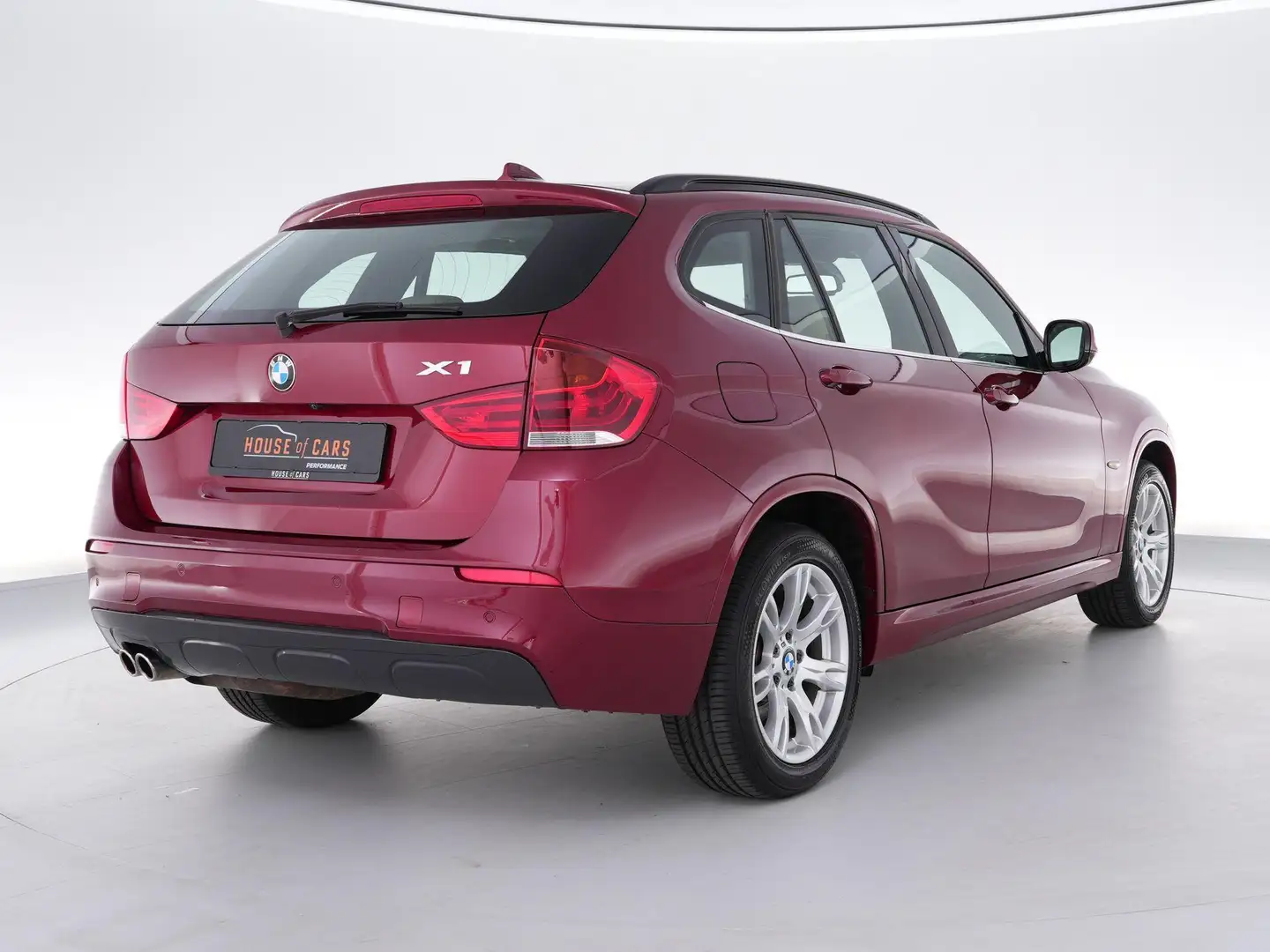 BMW X1 245pk xDrive28i Business |panoramadak|Harman/Kardo Rot - 2