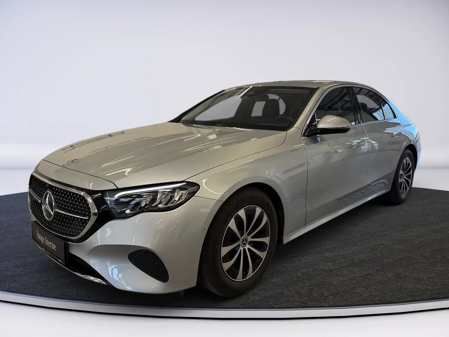 Mercedes-Benz E 220 d Limousine Navi Kamera AHK Silber - 2