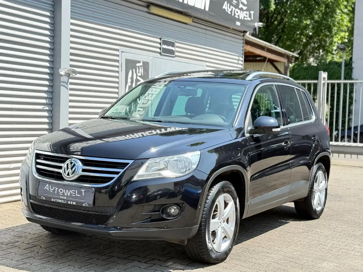 Volkswagen Tiguan 2.0TDI Sport & Style 4Motion *DSG* Zwart - 2