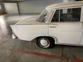 Oldtimer Mercedes Benz 200 - thumbnail 3