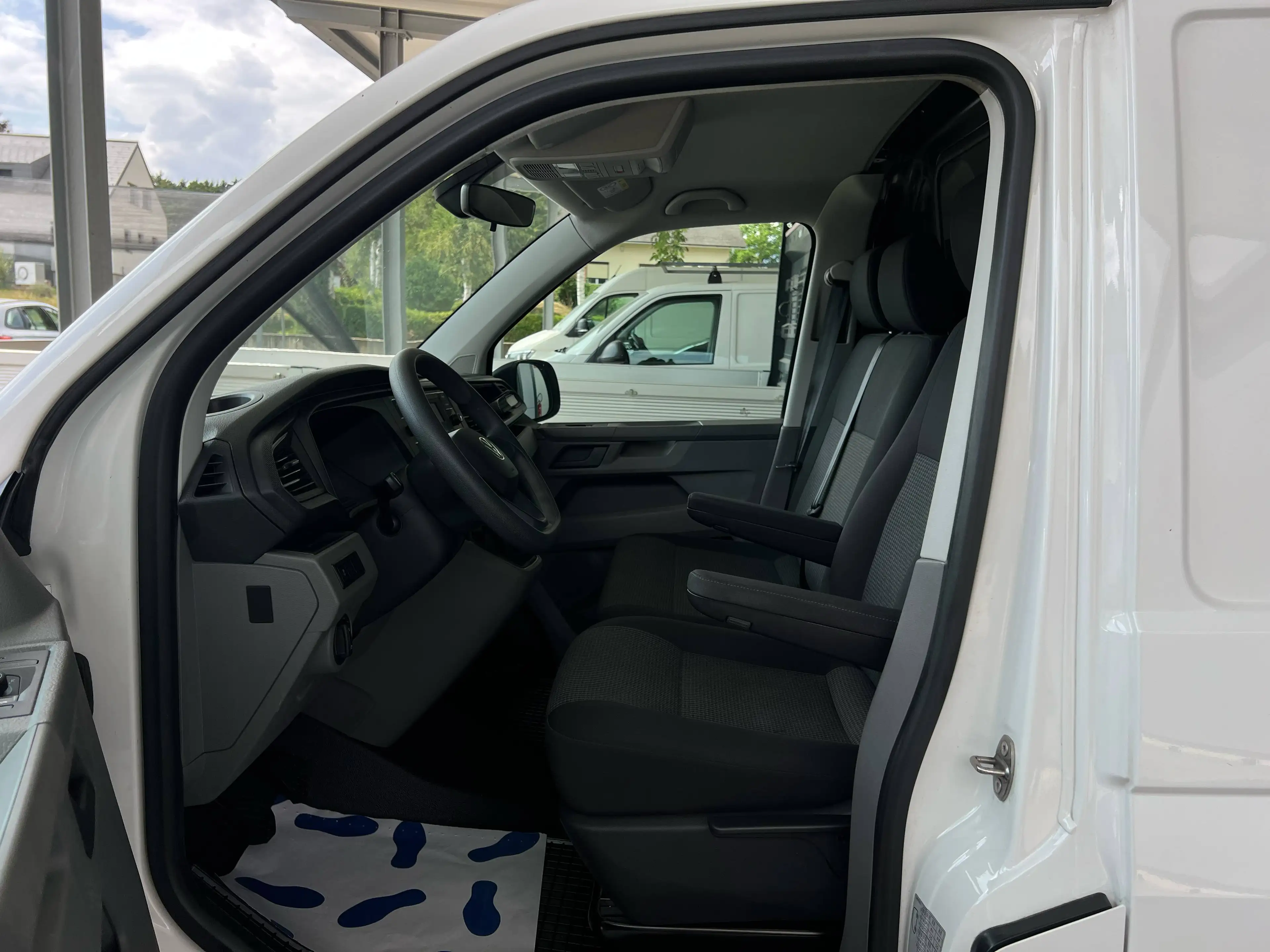 Volkswagen T6.1 Transporter Kastenwagen 2,0 TDI KLIMA/ANHÄNGEVORRICHTUNG — photo 3