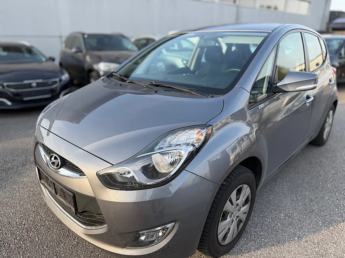 Hyundai iX20 1,4 CVVT Europe Grau - 1