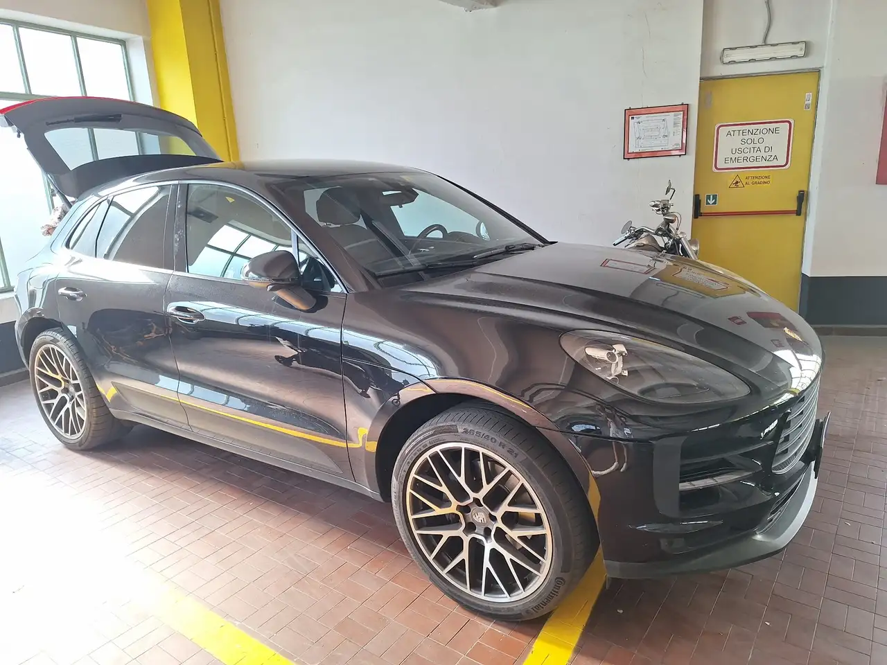 Porsche Macan 2.0 245cv pdk — photo 1 of 8