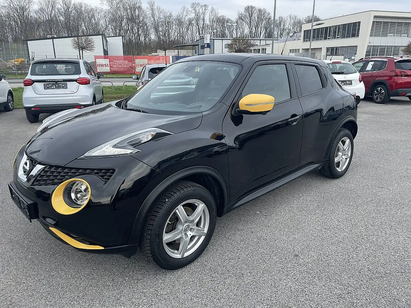Nissan Juke 1,2 DIG-T N-Connecta Schwarz - 2