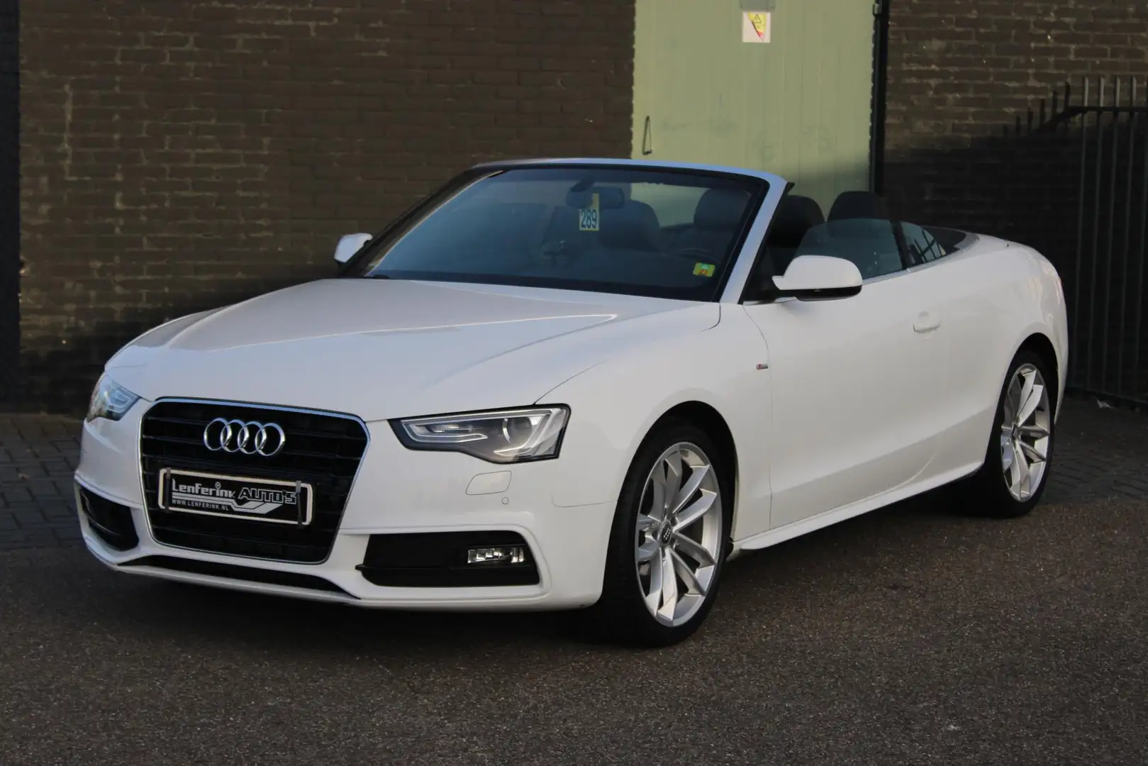 Audi A5 Cabriolet 1.8 TFSI Sport Edition S-Line Exterieur Wit - 2