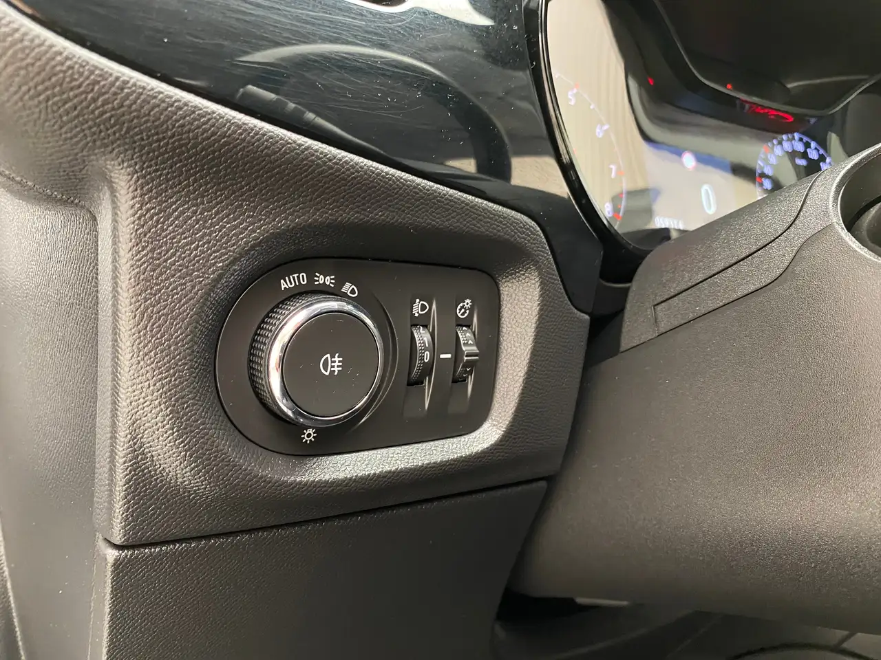 Opel Corsa F 1.2 Edition Winterpaket Navigation 31