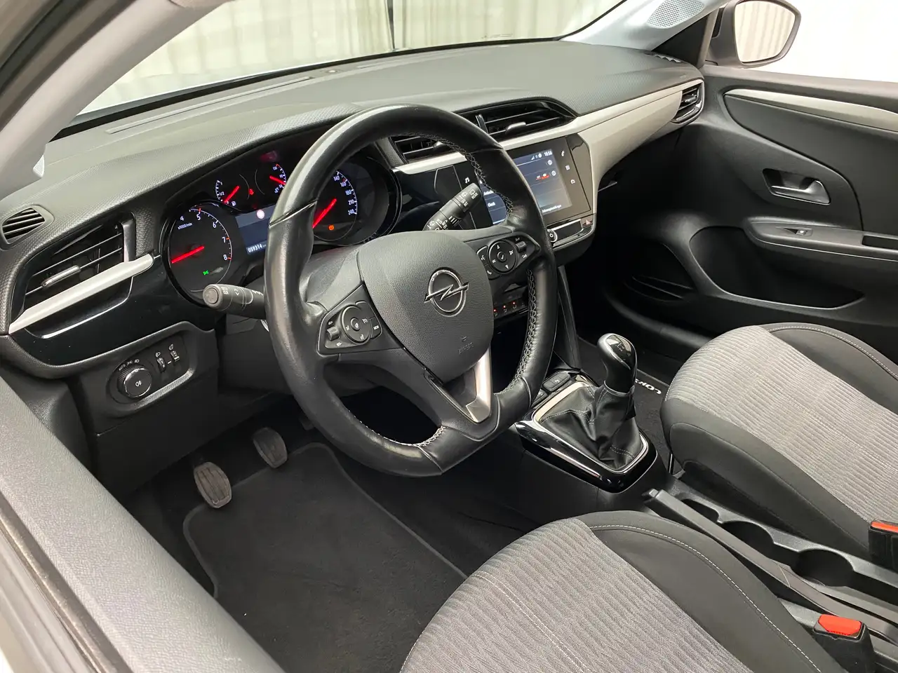 Opel Corsa F 1.2 Edition Winterpaket Navigation 39