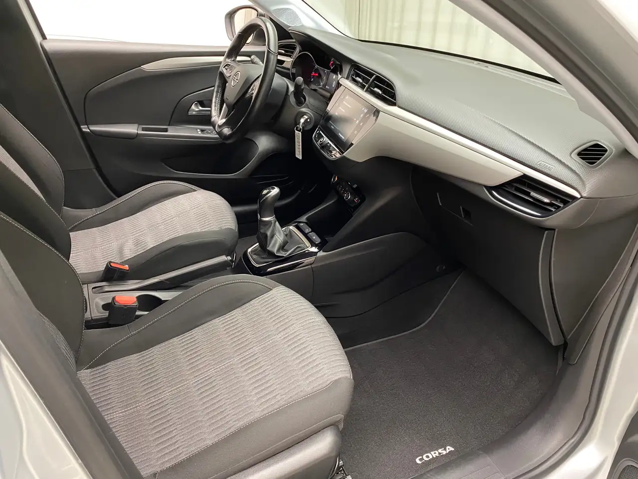 Opel Corsa F 1.2 Edition Winterpaket Navigation 36