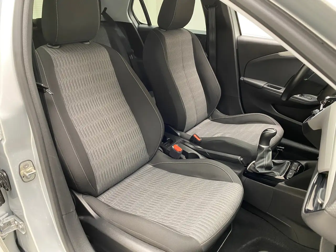 Opel Corsa F 1.2 Edition Winterpaket Navigation 37