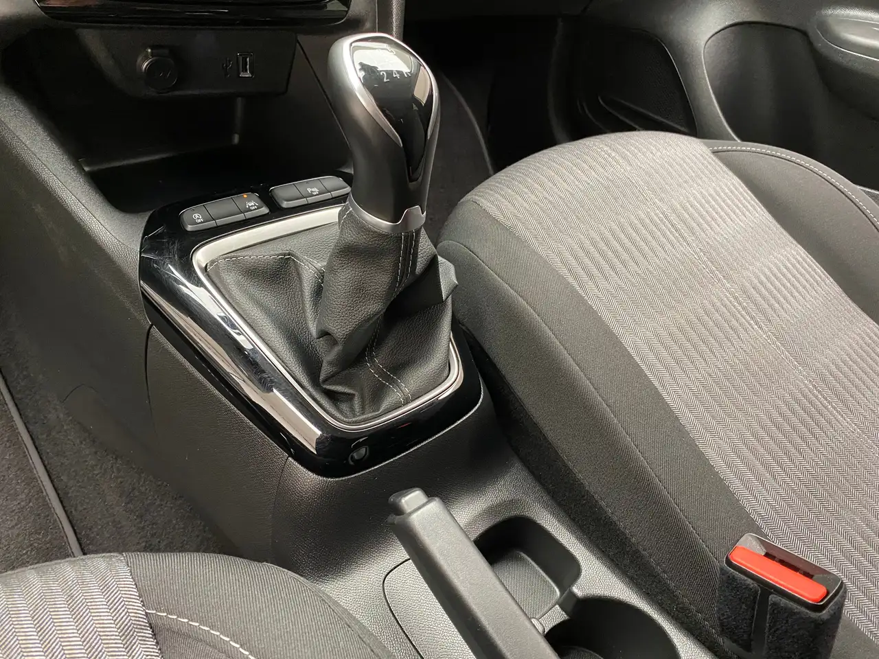 Opel Corsa F 1.2 Edition Winterpaket Navigation 14