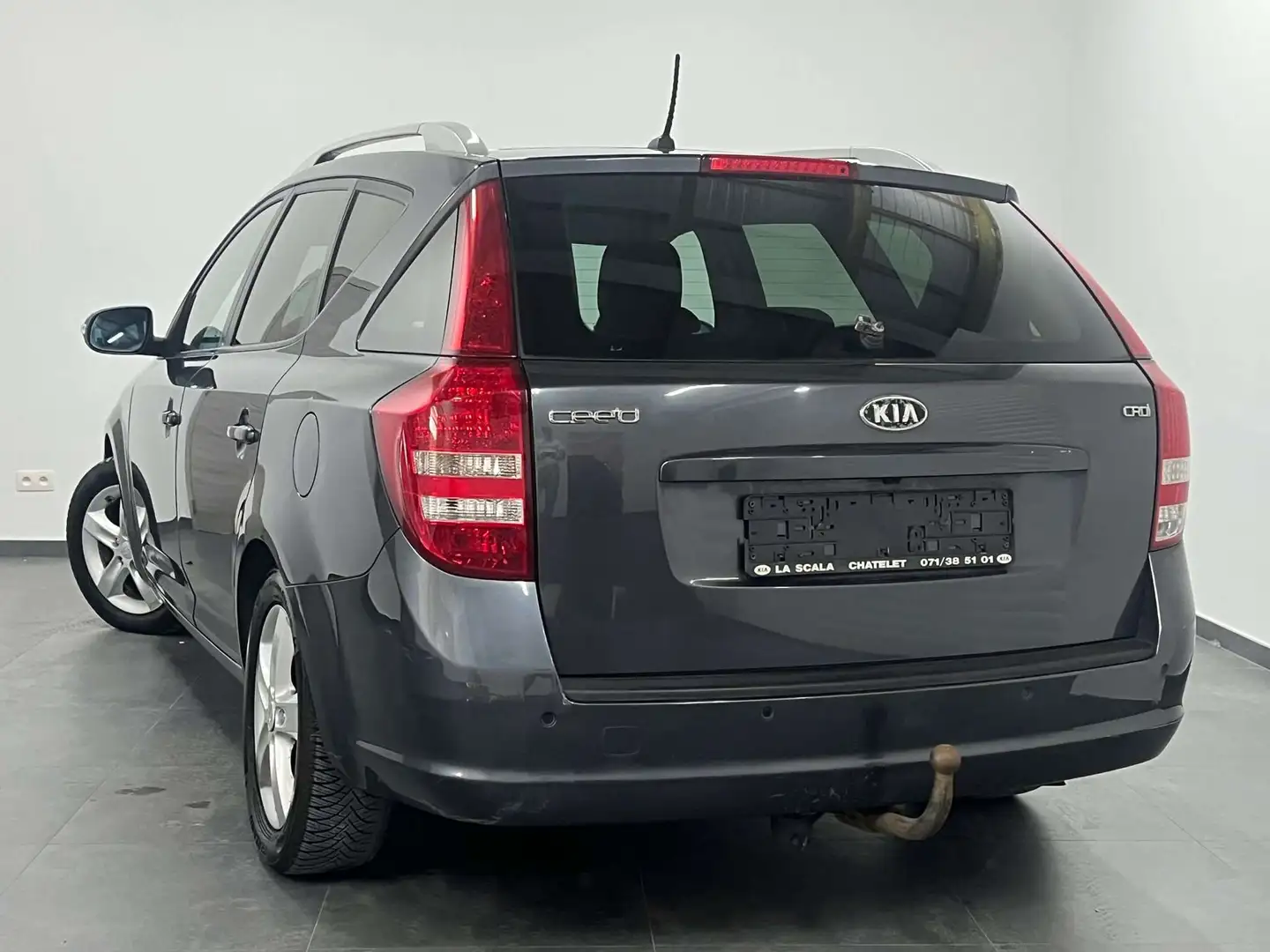 Kia Ceed / cee'd Cee\u0027D 1.6 CRDi - Airco - Navi - Boite Auto Gris - 2