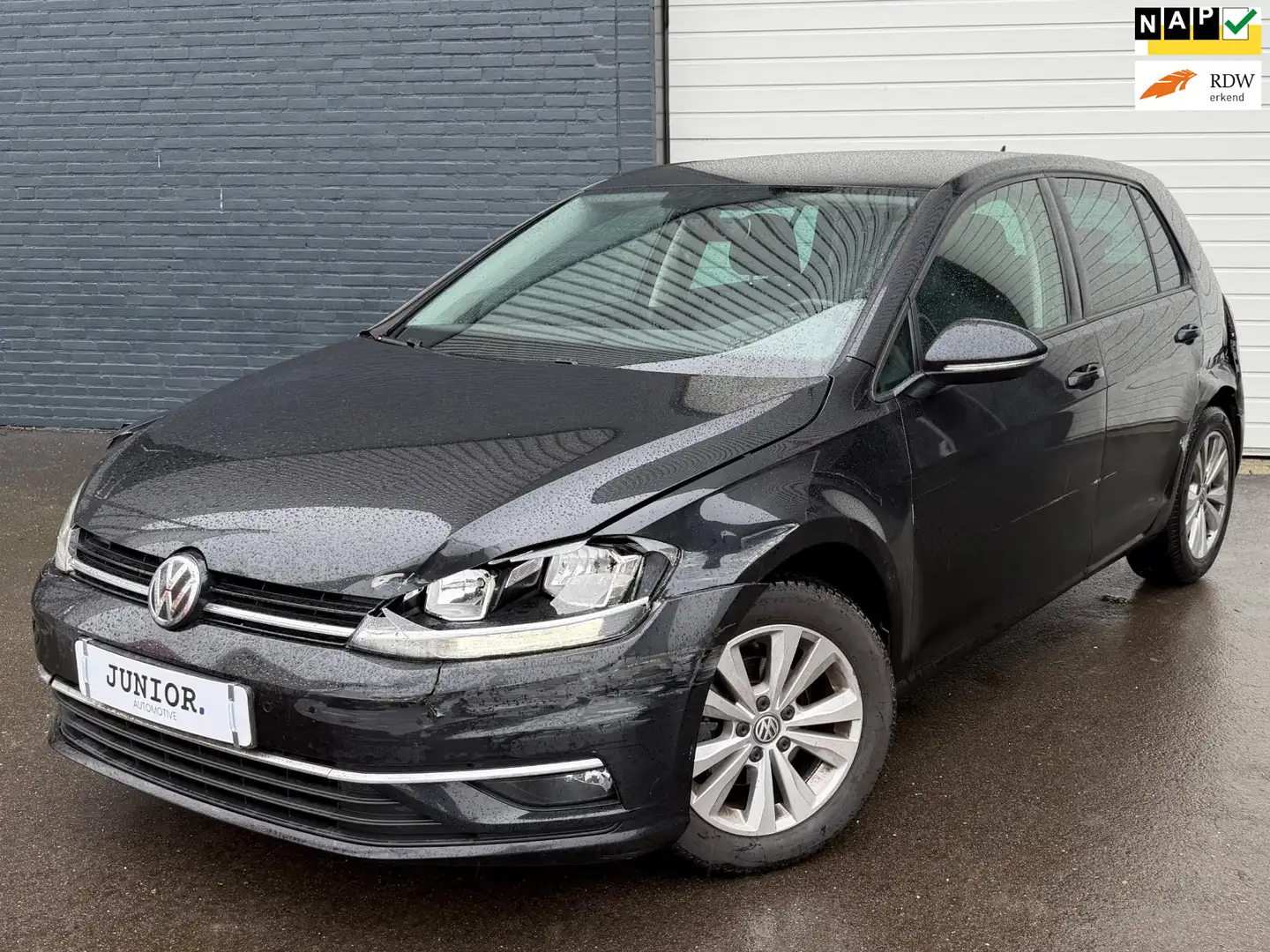 Volkswagen Golf 1.0 TSI Comfortline Business SCHADE/BTW/ADAPTIEF/C Schwarz - 1