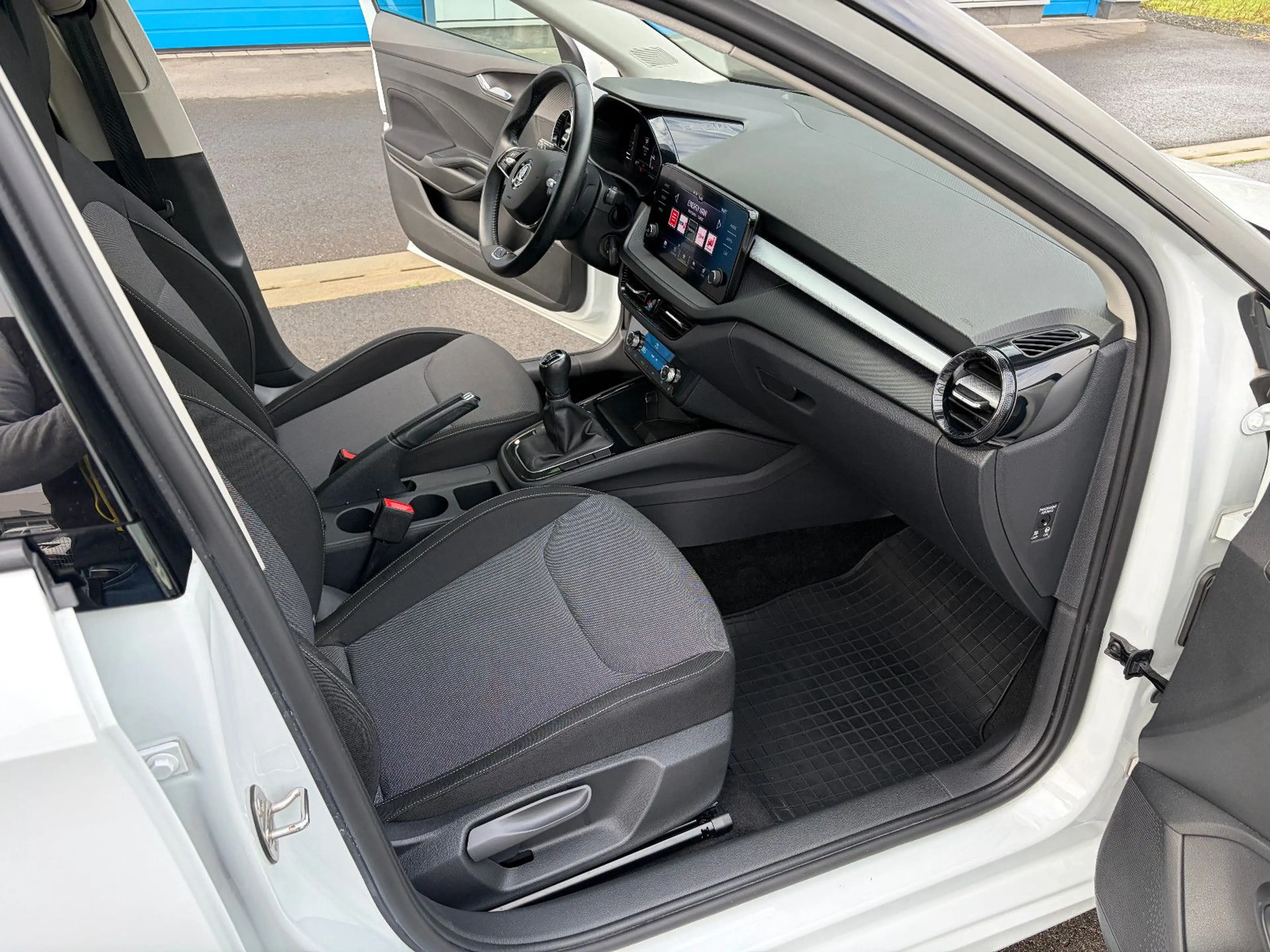 Skoda Fabia 1.0 TSi Ambition LED APPLE CAR ANDROID — photo 22