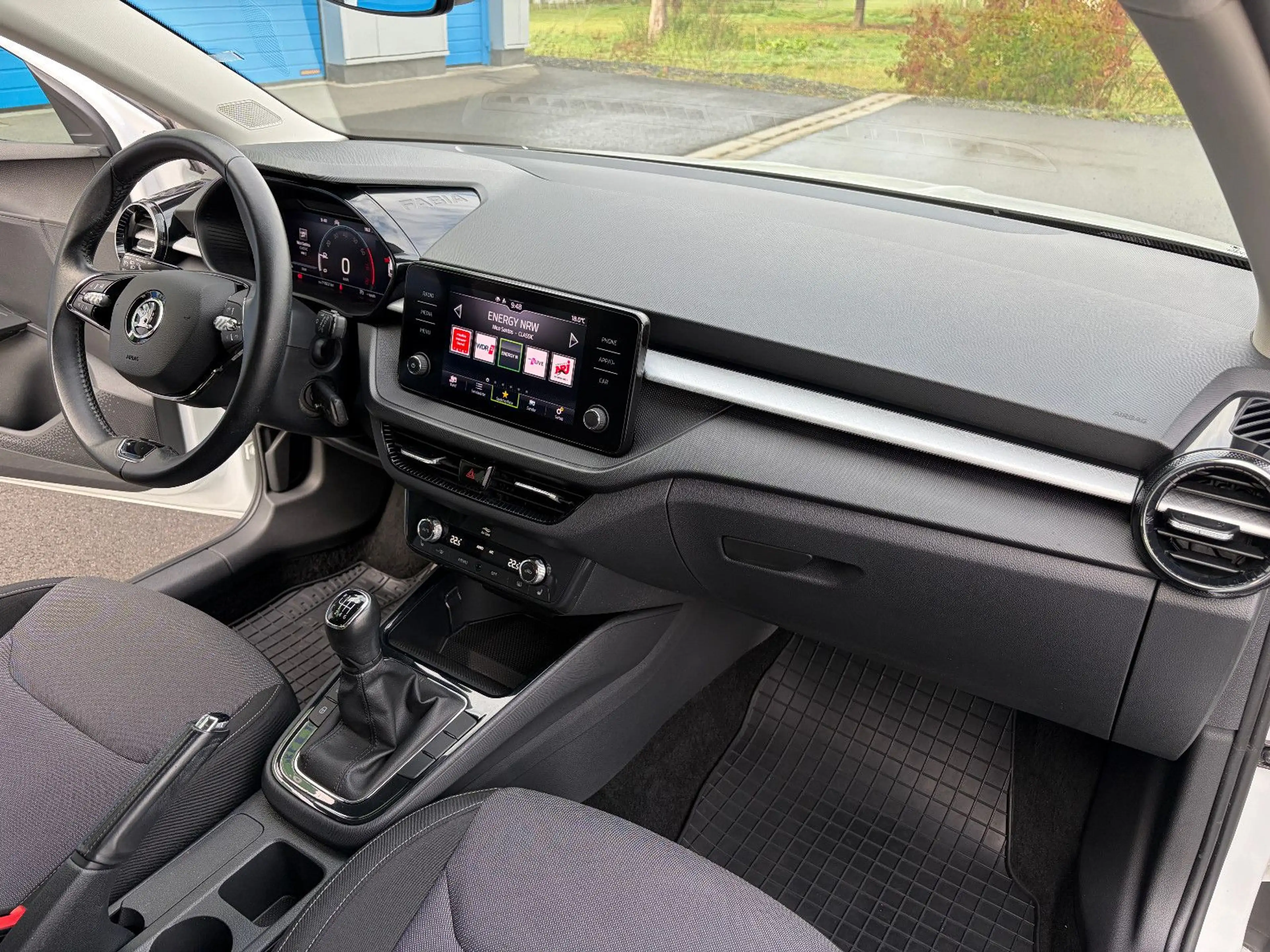 Skoda Fabia 1.0 TSi Ambition LED APPLE CAR ANDROID — photo 23