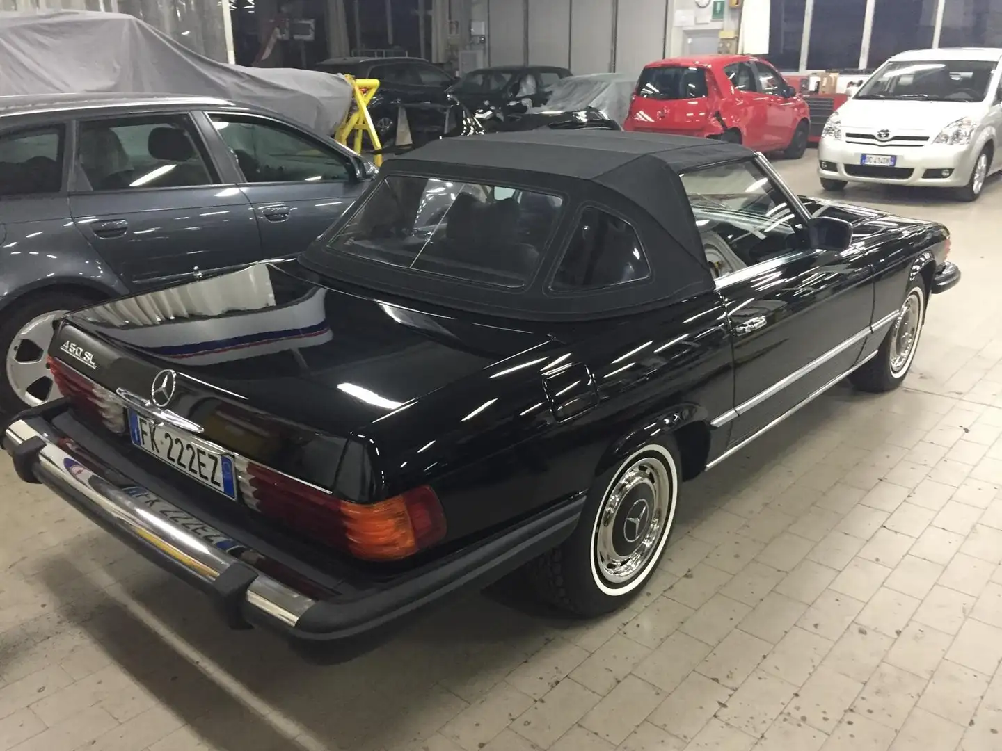 Mercedes-Benz 450 SL R 107 Negru - 2