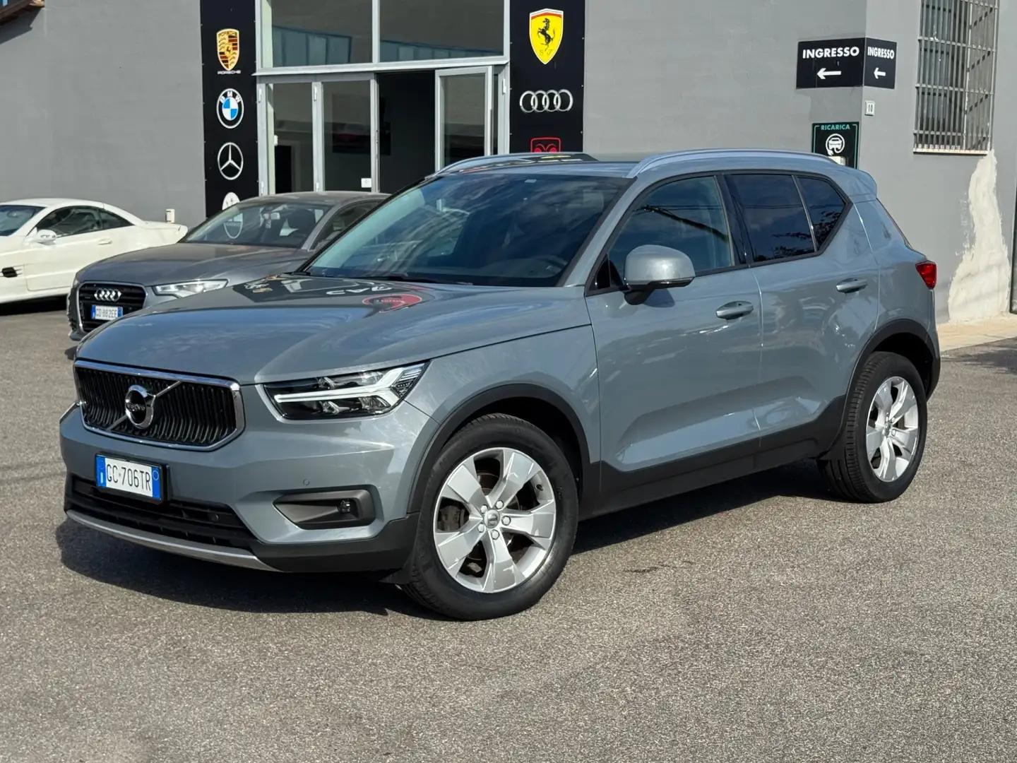 Volvo XC40 XC40 T3 Geartronic Inscription Gris - 1
