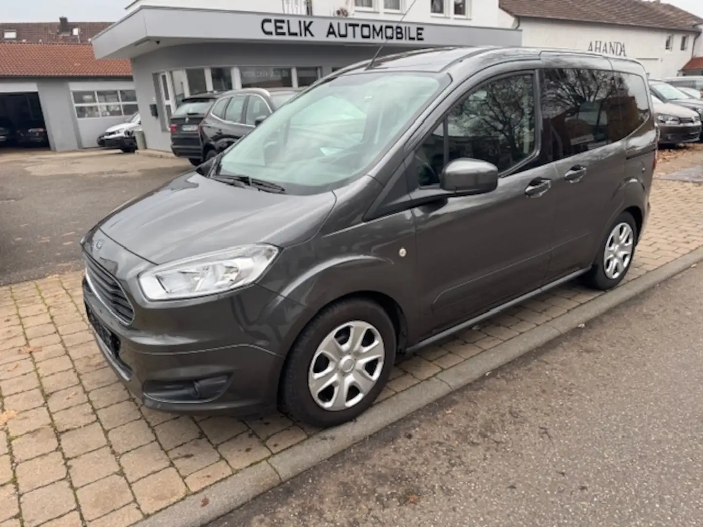 Ford Tourneo Courier Trend Gris - 1