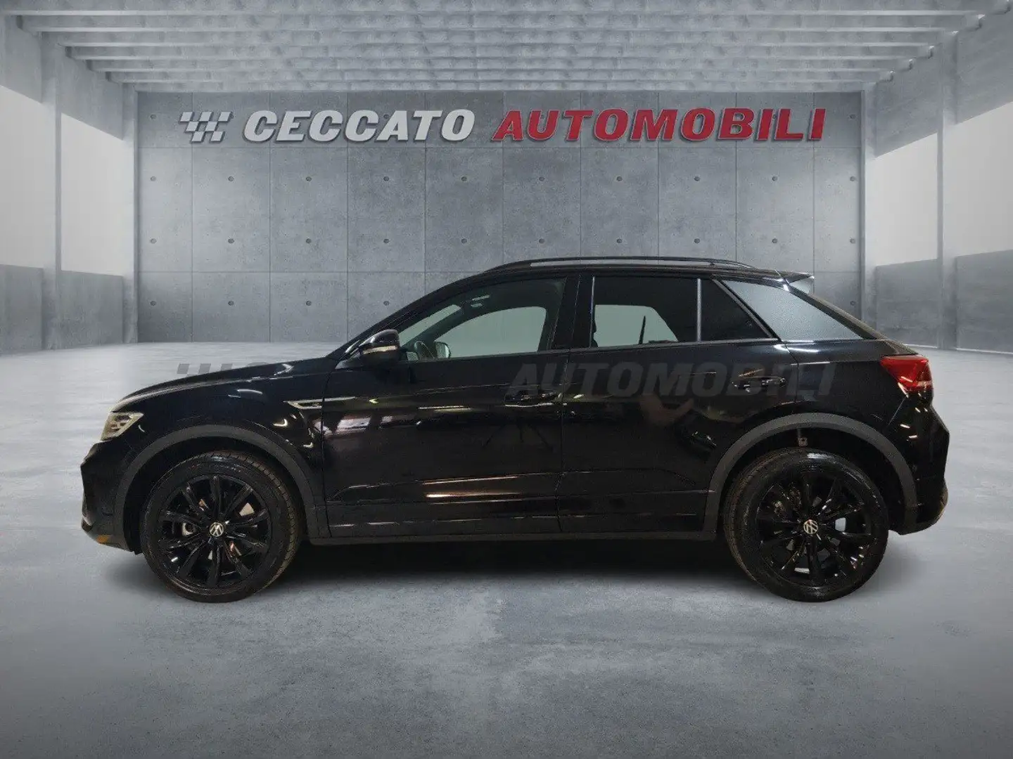 Volkswagen T-Roc 2022 2.0 tdi R-Line 150cv dsg Nero - 2