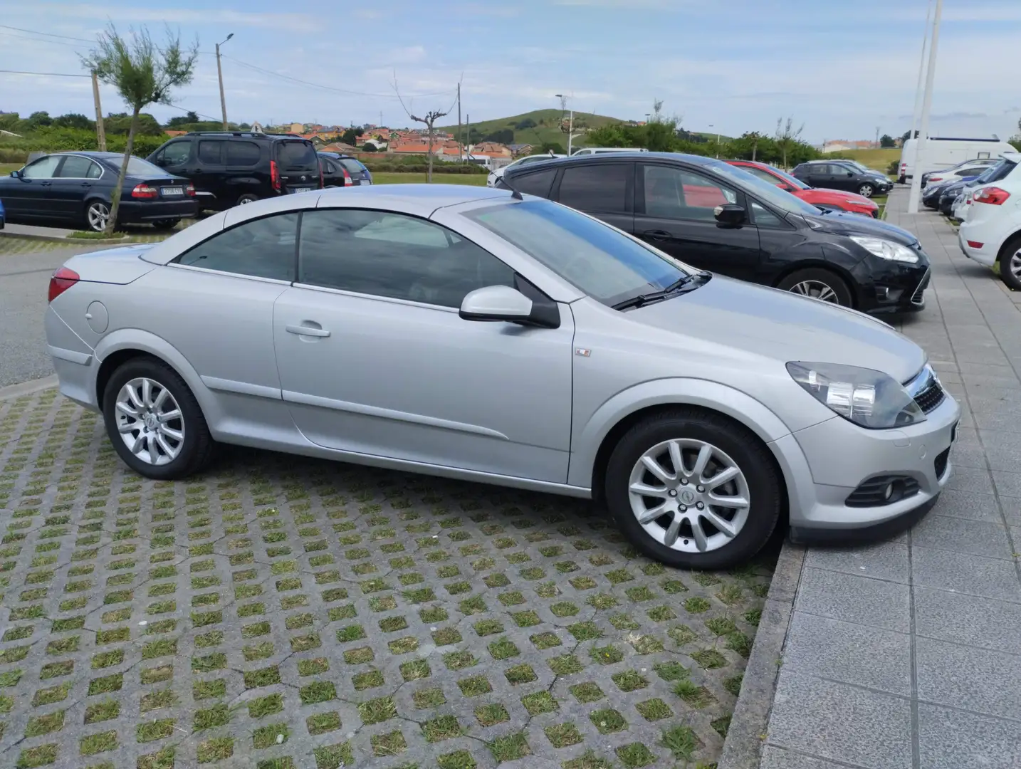 Opel Astra Twin Top 1.6 Enjoy 115 Plateado - 1