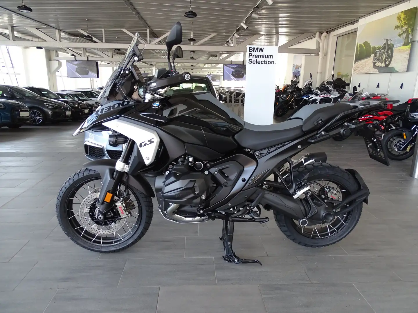 BMW R 1300 GS Schwarz - 2