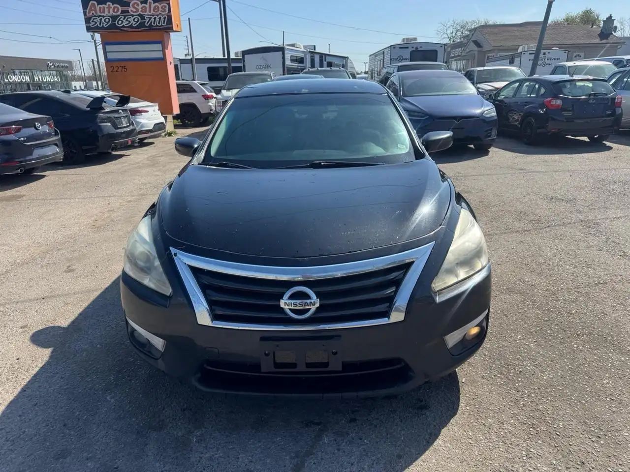 Nissan Altima снимка Nissan Altima