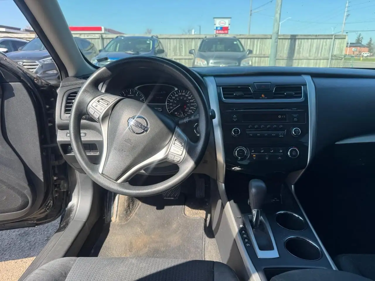 Nissan Altima снимка Nissan Altima
