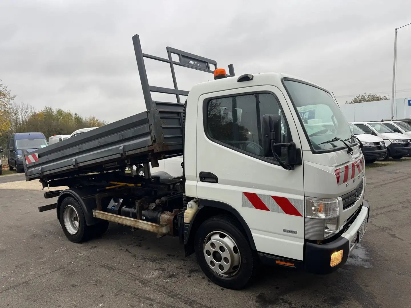Mitsubishi Canter Pritsche/ 3-Seitenkipper Weiß - 1