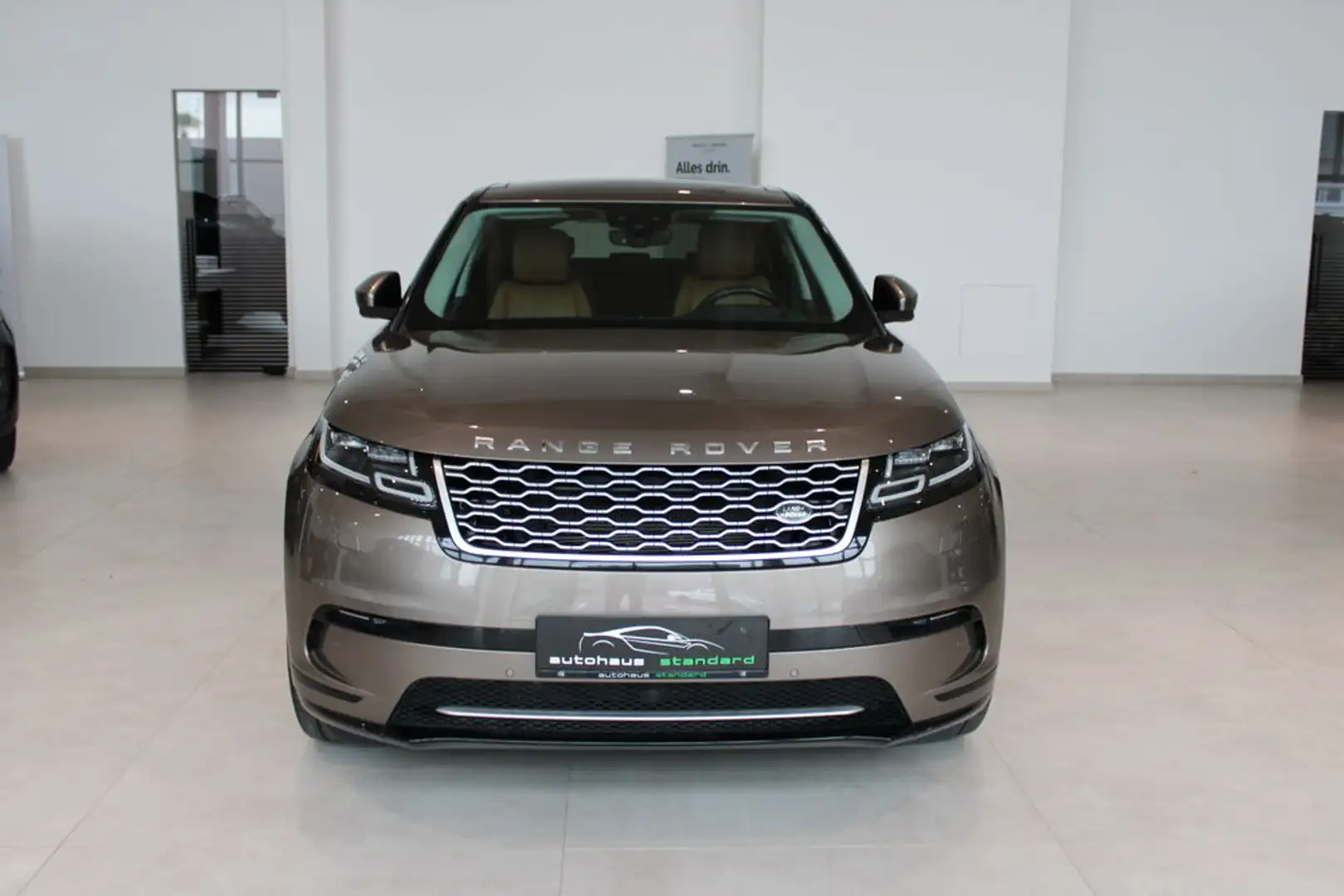 Land Rover Range Rover Velar SE Gold - 2