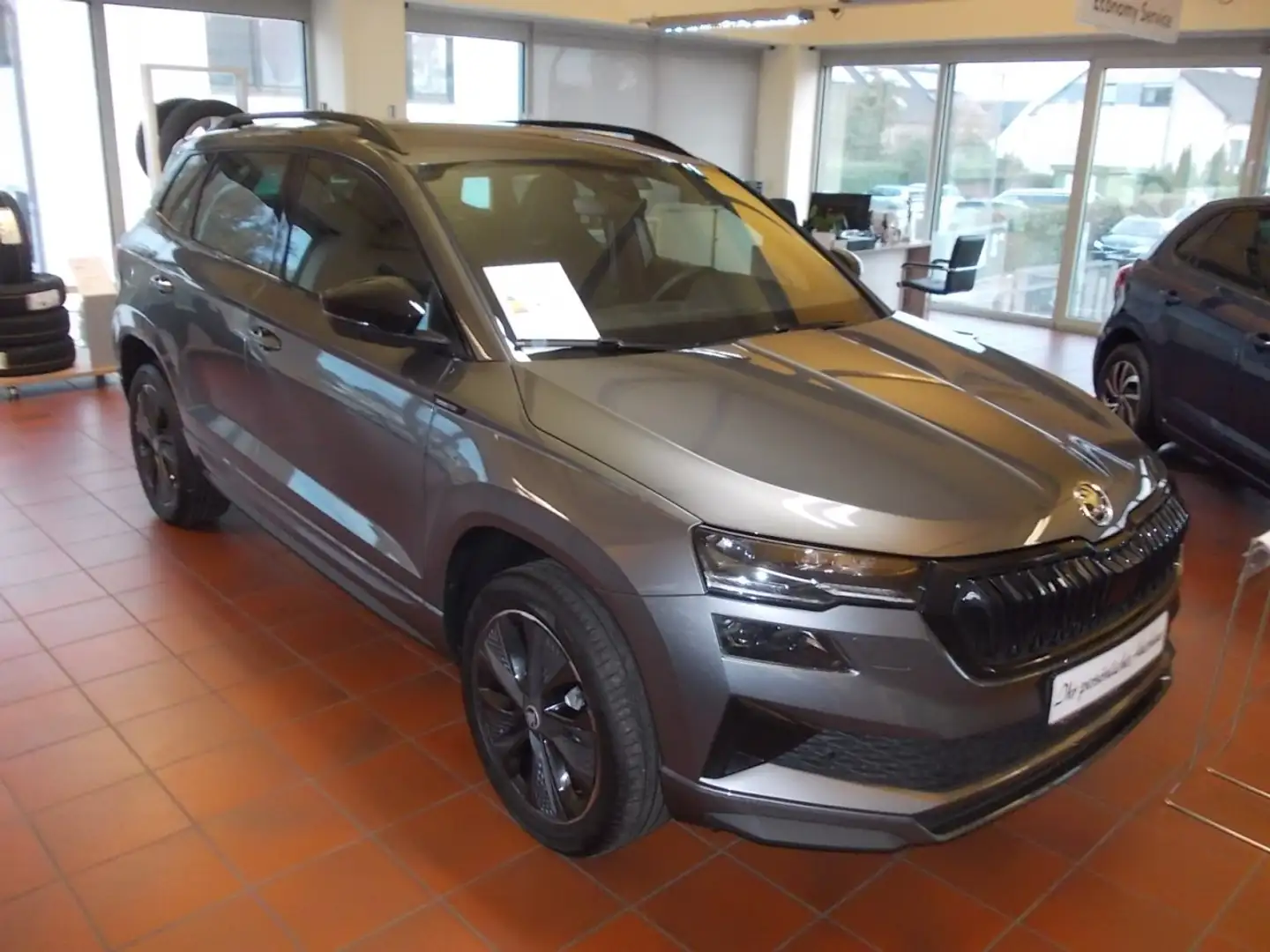 Skoda Karoq Sportline 1.5 TSI DSG, 110kw(150PS) Klima Gris - 1