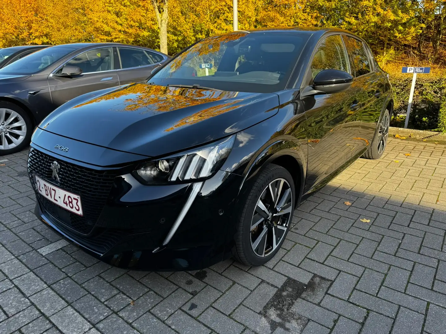 Peugeot e-208 Peugeot e-208 EV GT 50 kWh 136pk Zwart - 1
