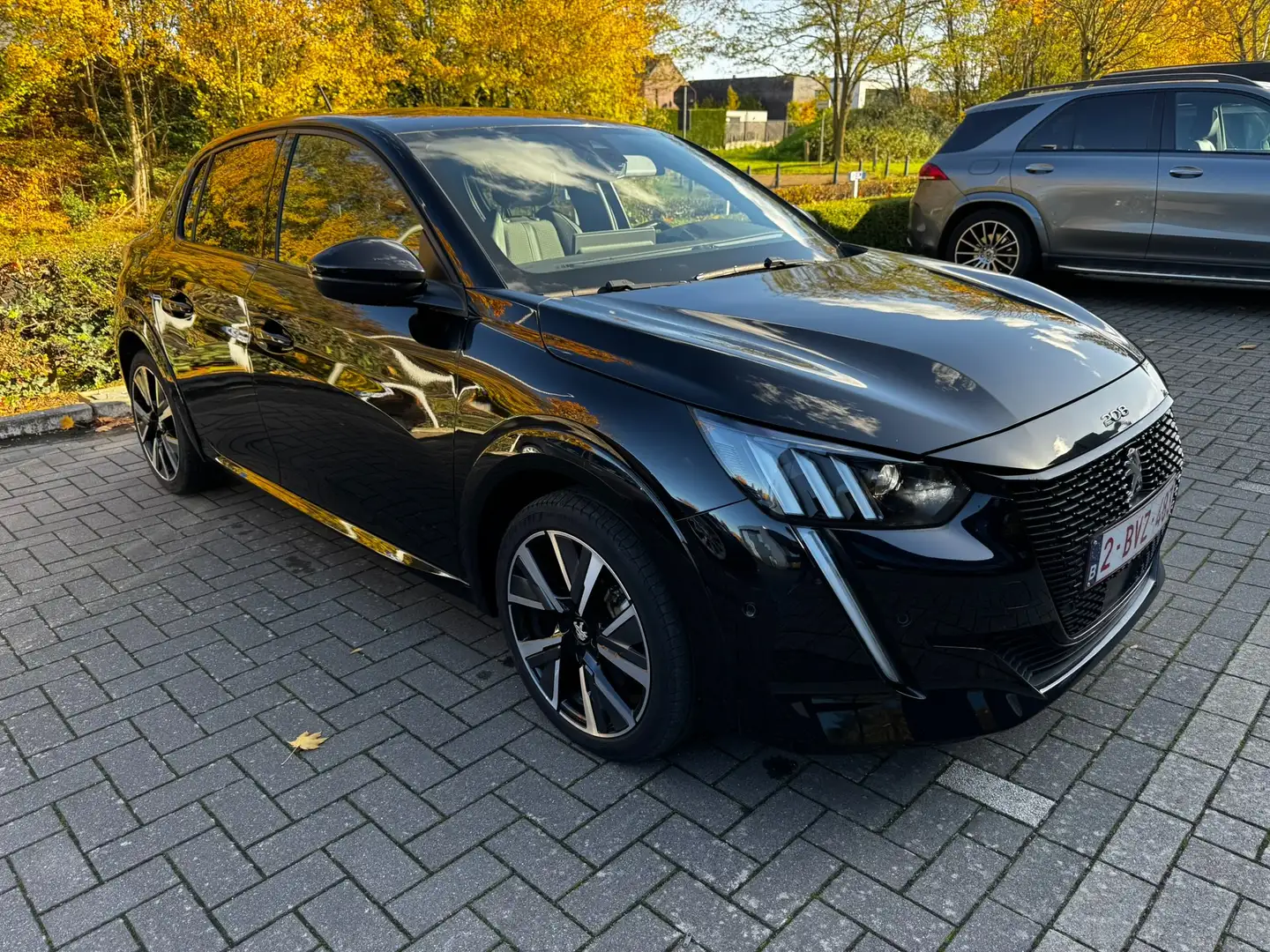 Peugeot e-208 Peugeot e-208 EV GT 50 kWh 136pk Zwart - 2