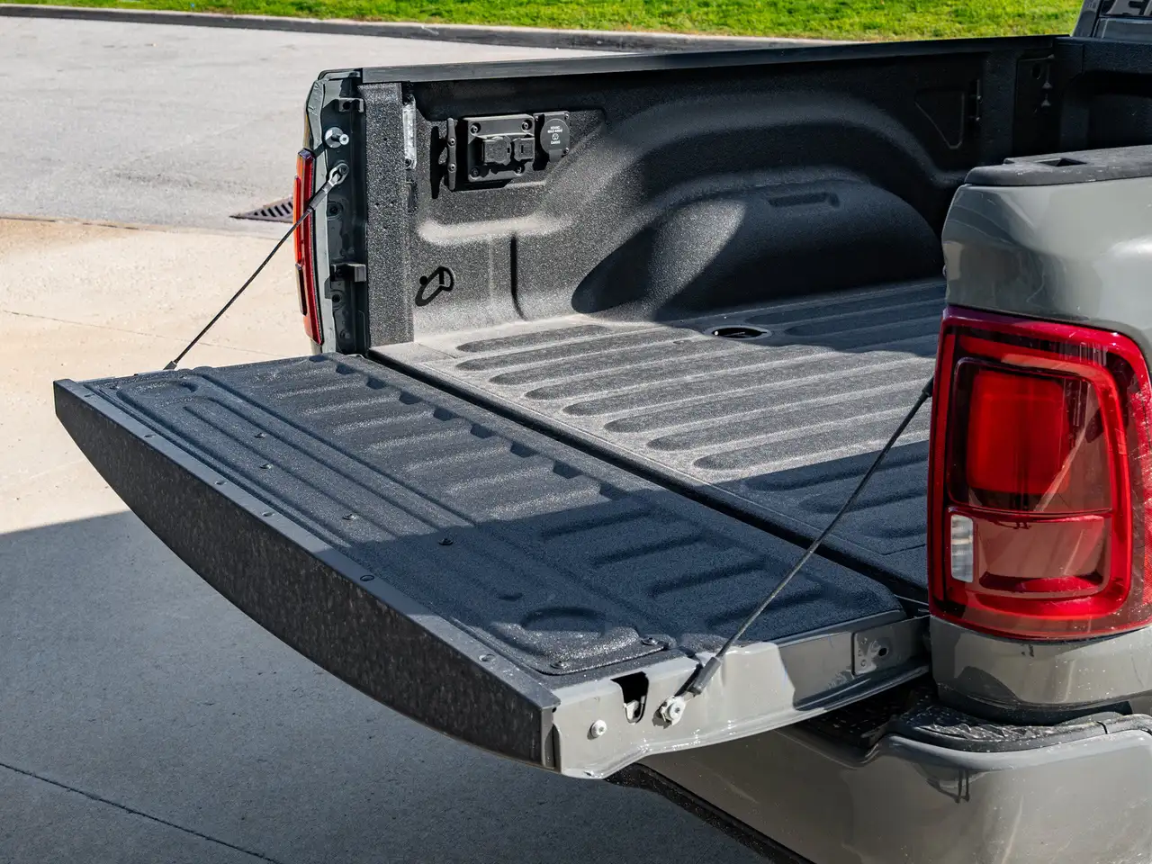 RAM 2500 снимка RAM 2500