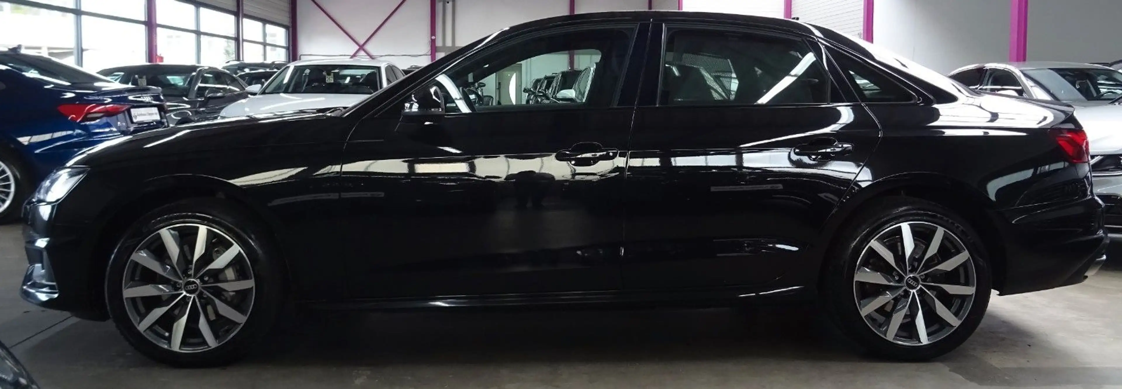 Audi A4 40 2.0 TDI QUATTRO* — photo 2