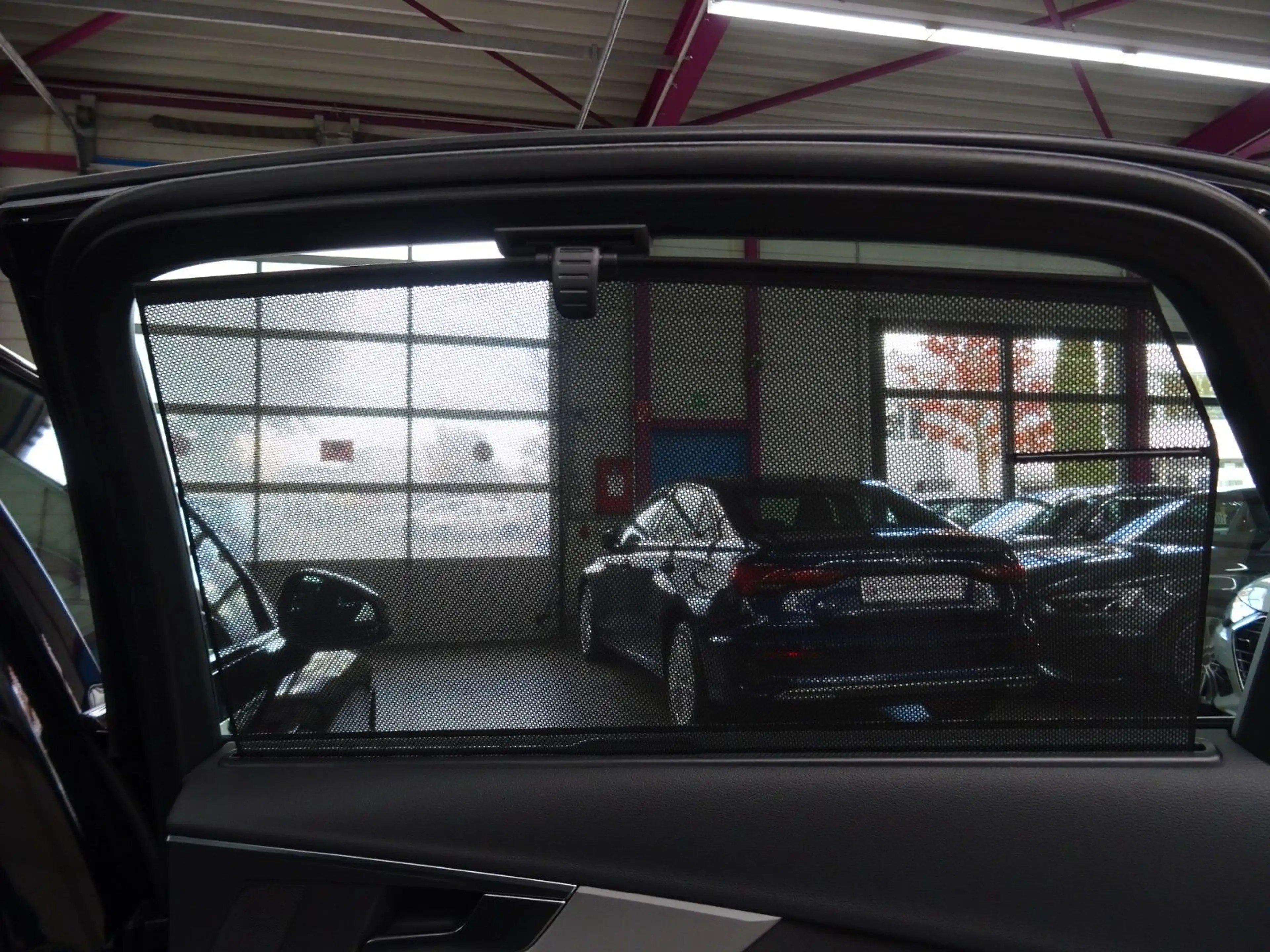 Audi A4 40 2.0 TDI QUATTRO* — photo 12