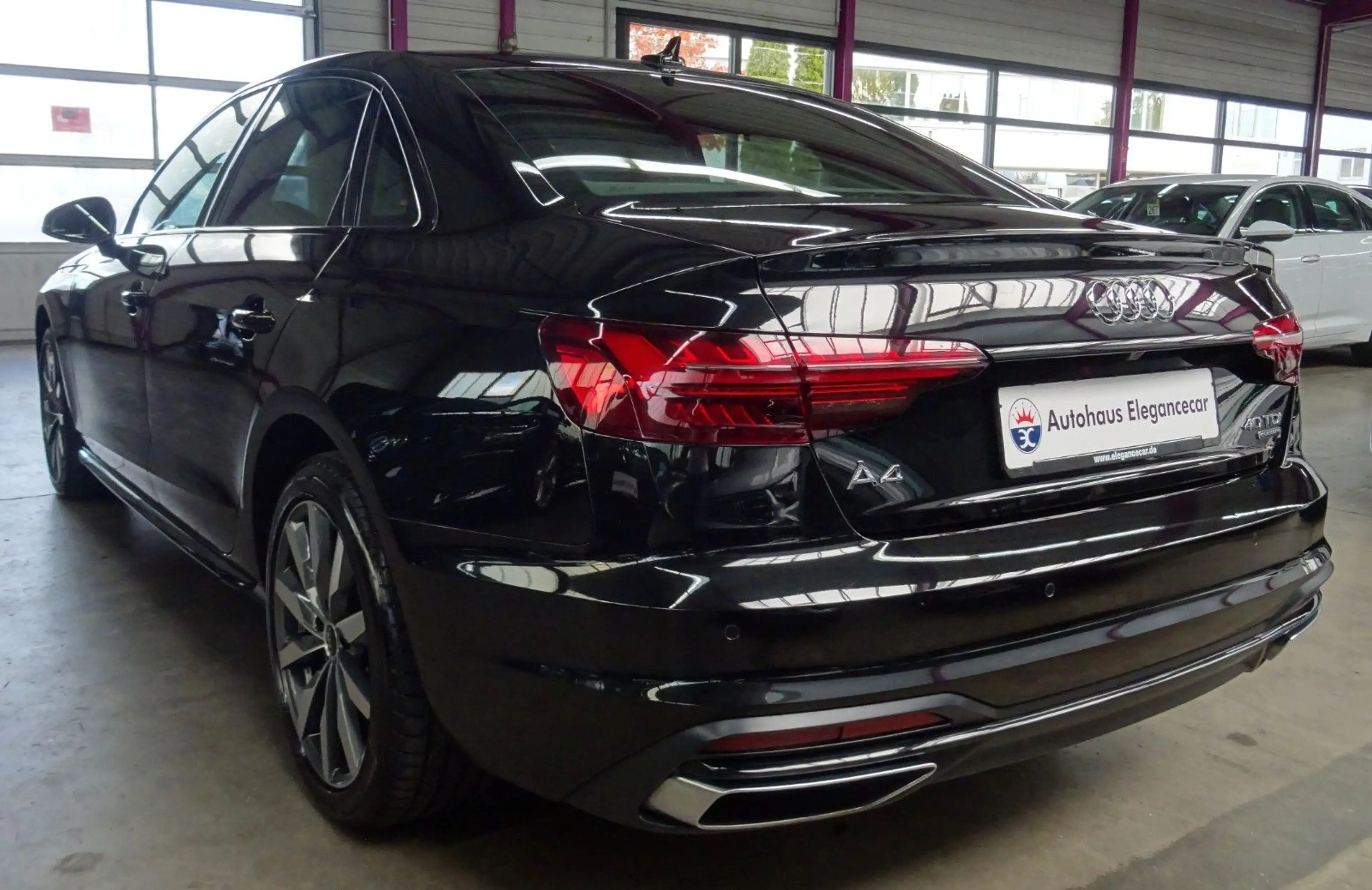 Audi A4 40 2.0 TDI QUATTRO* — photo 3