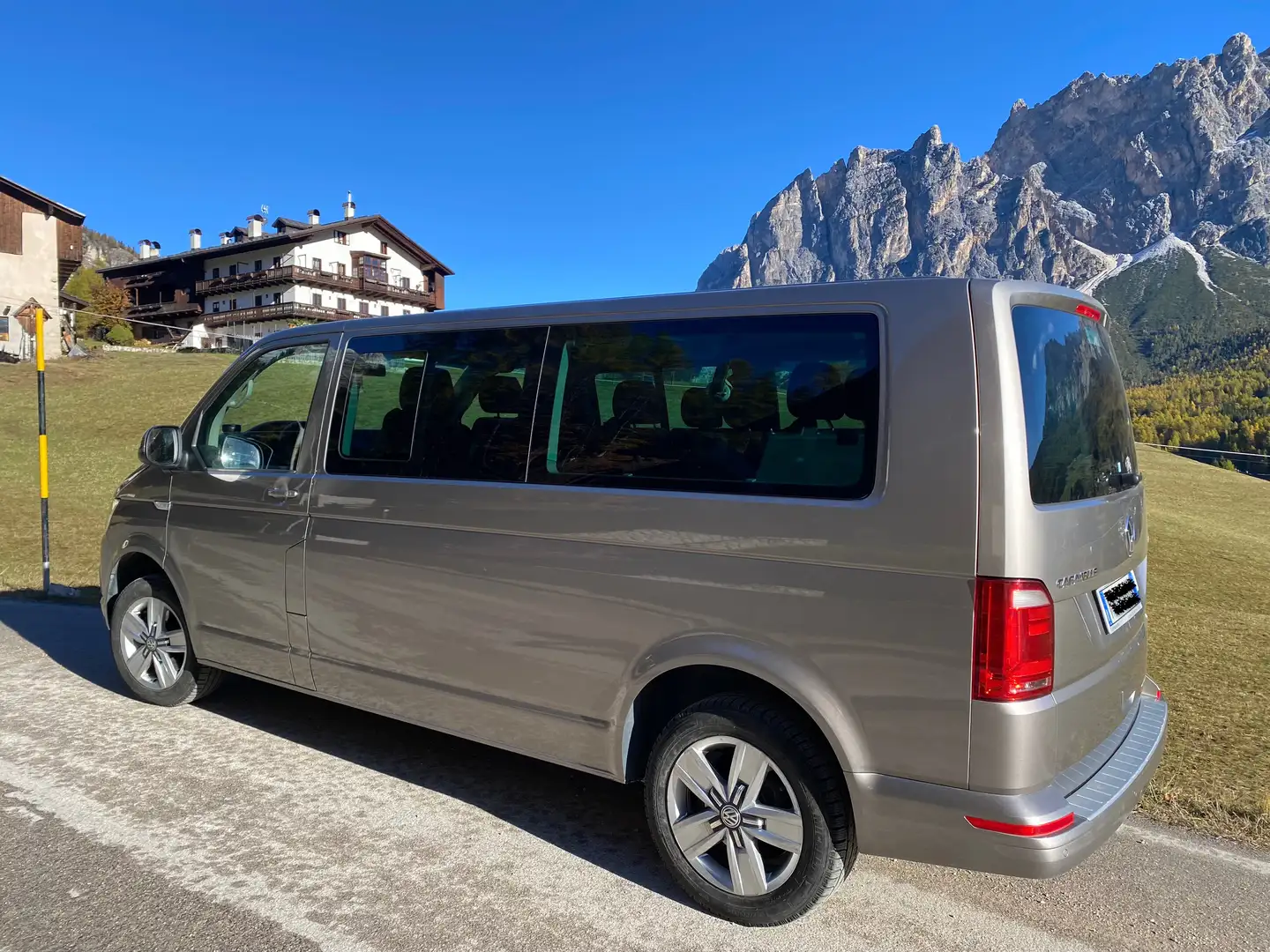 Volkswagen T6 Caravelle 2.0TDI 150CV DSG 4 Motion PL Cruise Grigio - 1
