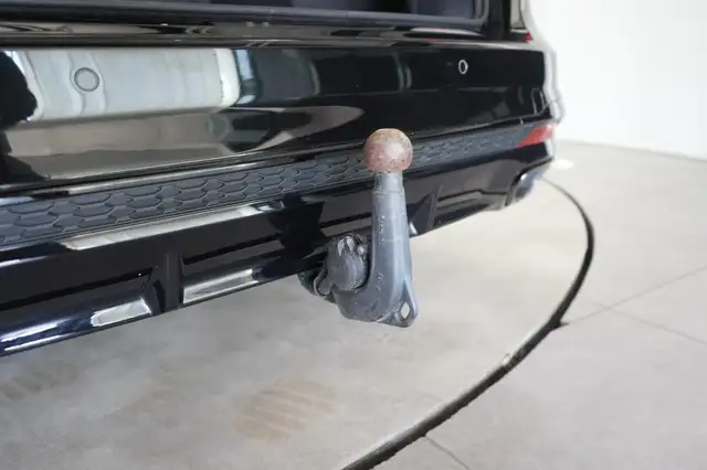 Audi A4 view 10