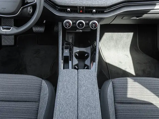 Skoda Superb view 14