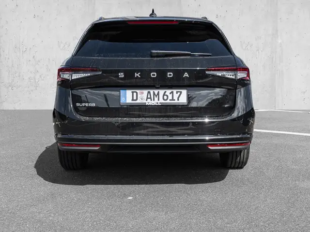 Skoda Superb view 6