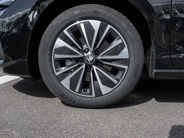 Skoda Superb view 7