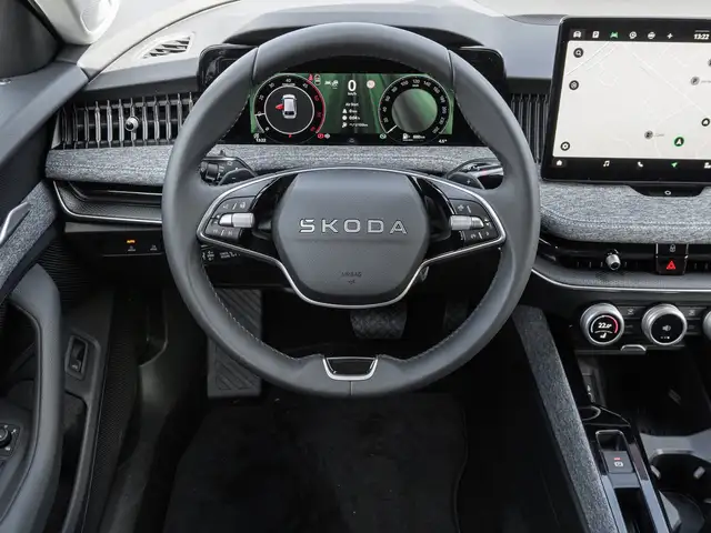 Skoda Superb view 11