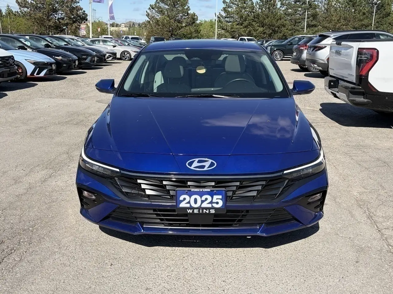 Hyundai ELANTRA photo Hyundai ELANTRA