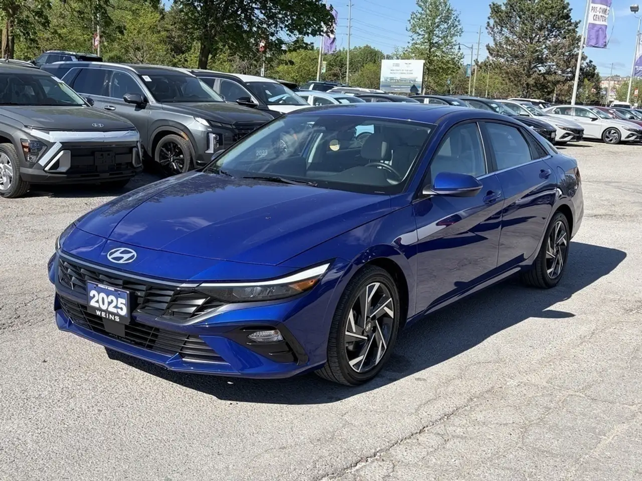 Hyundai ELANTRA photo Hyundai ELANTRA